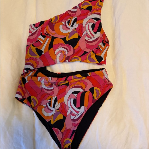 Beach Riot Colorful Abstract One-Shoulder Swimsuit - Picture 4 of 4